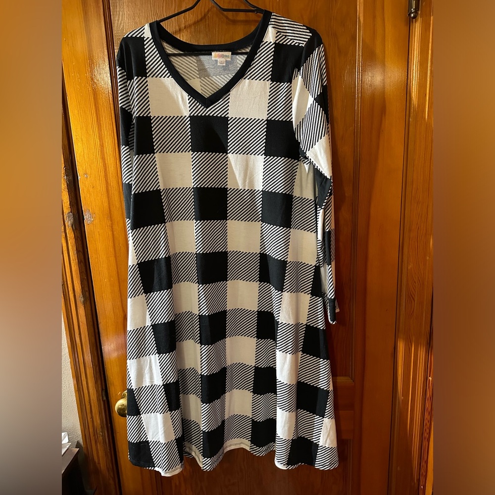 LuLaRoe Large Emily Dress